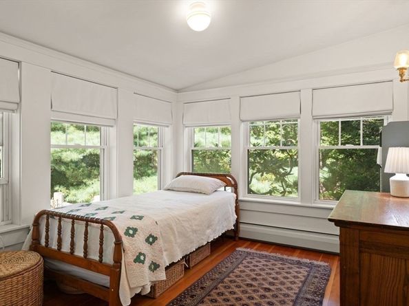 9 Harding St, Sharon MA 02067