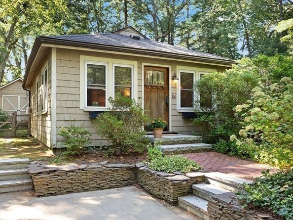 9 Harding St, Sharon MA 02067