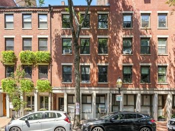 110-112 Commercial St