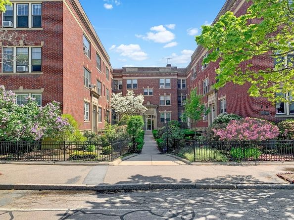 455 Washington St 2, Brookline MA 02446
