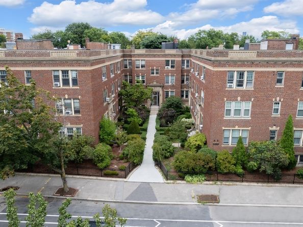 455 Washington St 2, Brookline MA 02446