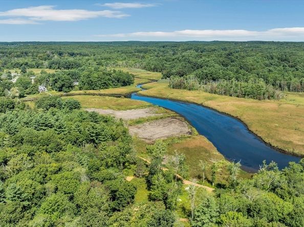 55 Shipyard Ln, Pembroke MA 02359
