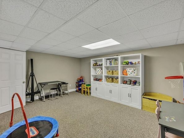 55 Shipyard Ln, Pembroke MA 02359