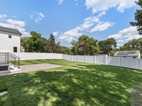 15 Cedarcroft Lane, Waltham MA 02451