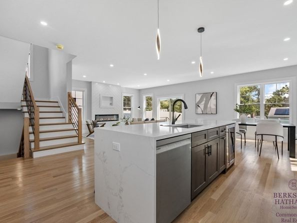 15 Cedarcroft Lane, Waltham MA 02451