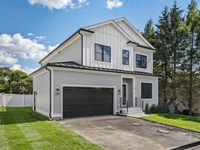 15 Cedarcroft Lane, Waltham MA 02451