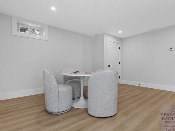 15 Cedarcroft Lane, Waltham MA 02451