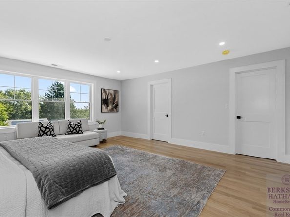 15 Cedarcroft Lane, Waltham MA 02451