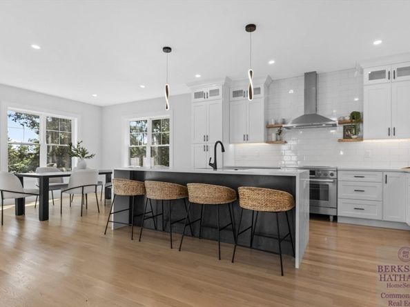 15 Cedarcroft Lane, Waltham MA 02451
