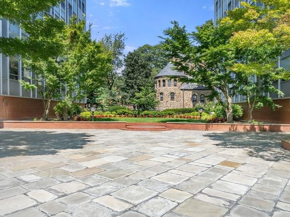 80 Park St 55, Brookline MA 02446