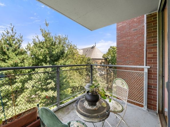 80 Park St 55, Brookline MA 02446