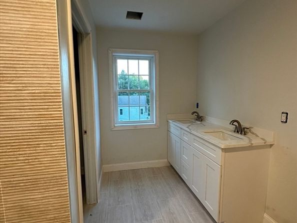 77 Pembroke St, Kingston MA 02364