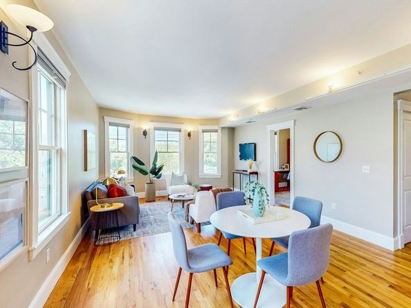 386 Washington St 3B, Somerville MA 02143