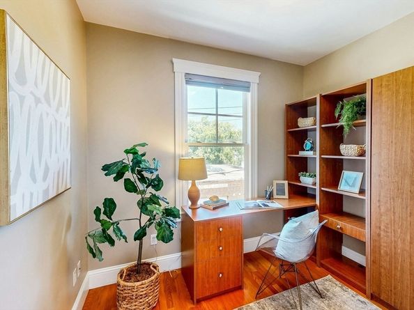 386 Washington St 3B, Somerville MA 02143