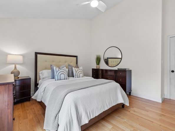 903 Pine Brook Dr 903, Peabody MA 01960
