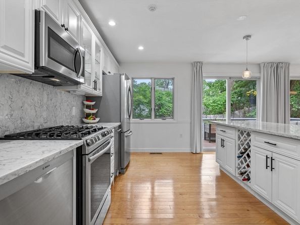 903 Pine Brook Dr 903, Peabody MA 01960