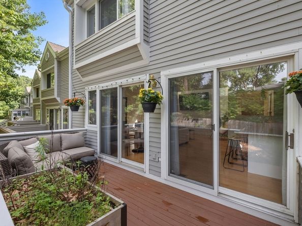 903 Pine Brook Dr 903, Peabody MA 01960