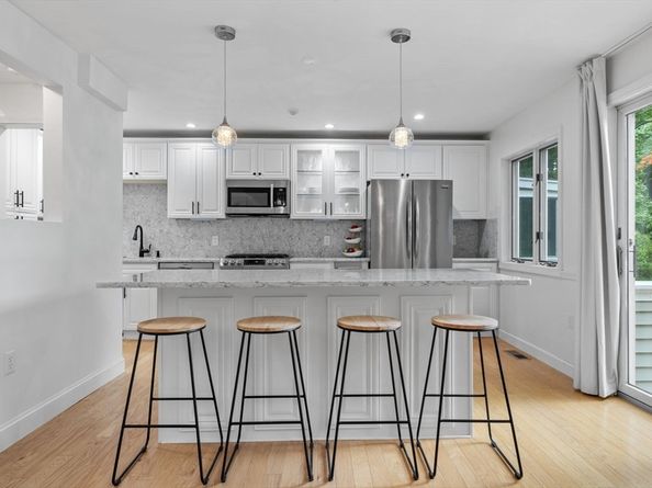 903 Pine Brook Dr 903, Peabody MA 01960