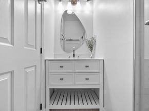 903 Pine Brook Dr 903, Peabody MA 01960