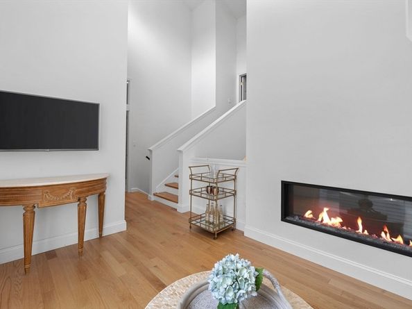 903 Pine Brook Dr 903, Peabody MA 01960