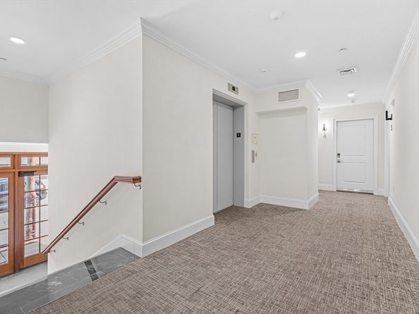 36 Elmwood Ave 4, Winchester MA 01890