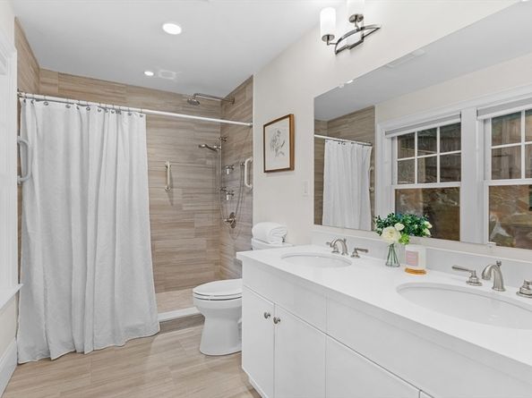 36 Elmwood Ave 4, Winchester MA 01890