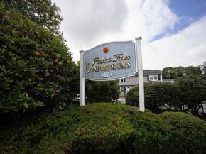 270 Sunderland Rd 96, Worcester MA 01604