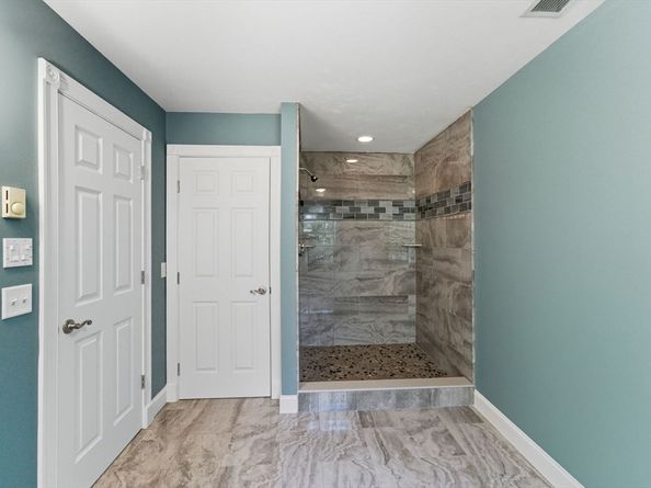 75 Chapin St, Uxbridge MA 01569