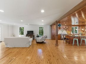 75 Chapin St, Uxbridge MA 01569