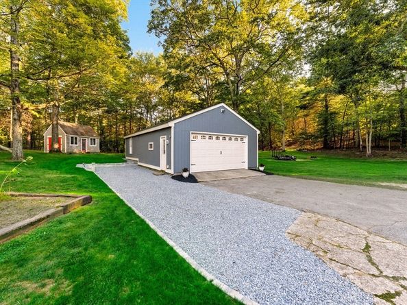 75 Chapin St, Uxbridge MA 01569