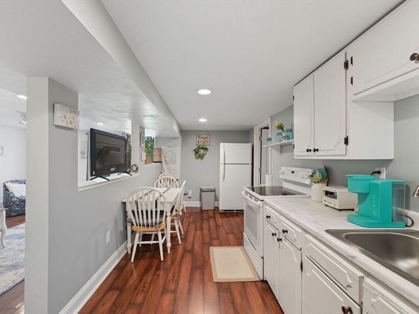75 Chapin St, Uxbridge MA 01569