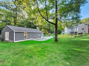 75 Chapin St, Uxbridge MA 01569