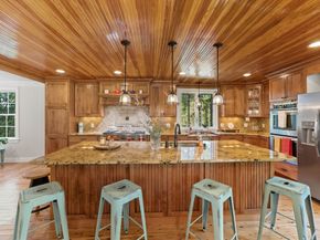 75 Chapin St, Uxbridge MA 01569
