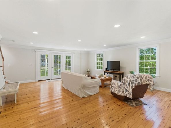 75 Chapin St, Uxbridge MA 01569