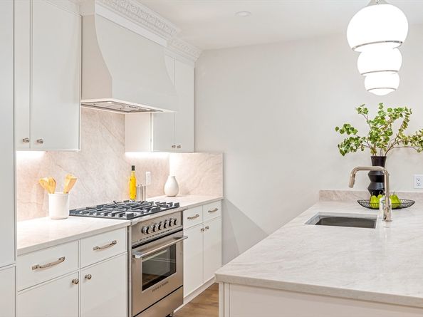 421 Saratoga Street 4A, Boston MA 02128