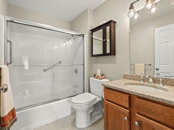 16 Eagle Drive 16, Tewksbury MA 01876