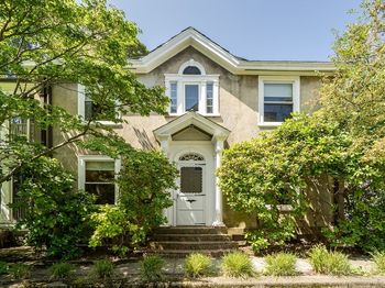 15 Cedar St