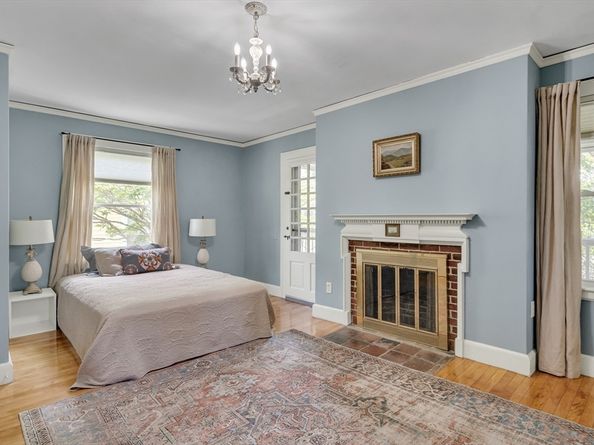 15 Cedar St, Salem MA 01970