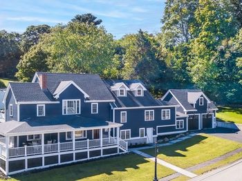 6 Brewster Road