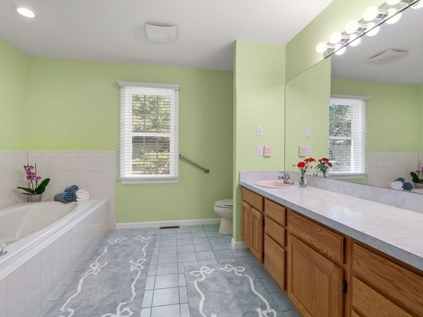 15 Penobscot Road, Natick MA 01760