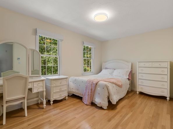 15 Penobscot Road, Natick MA 01760