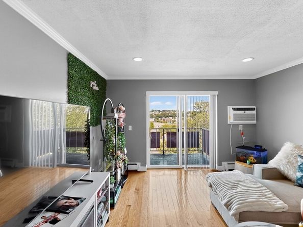 70 Warren Ave 41, Chelsea MA 02150