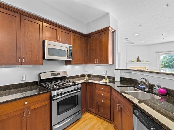 2204 Davenport Ave 2204, Canton MA 02021