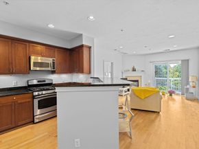 2204 Davenport Ave 2204, Canton MA 02021