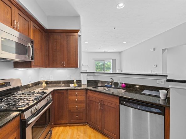 2204 Davenport Ave 2204, Canton MA 02021