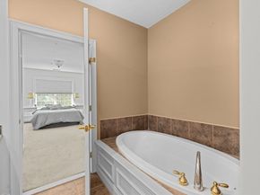2204 Davenport Ave 2204, Canton MA 02021