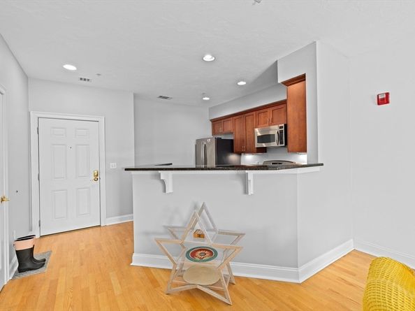 2204 Davenport Ave 2204, Canton MA 02021
