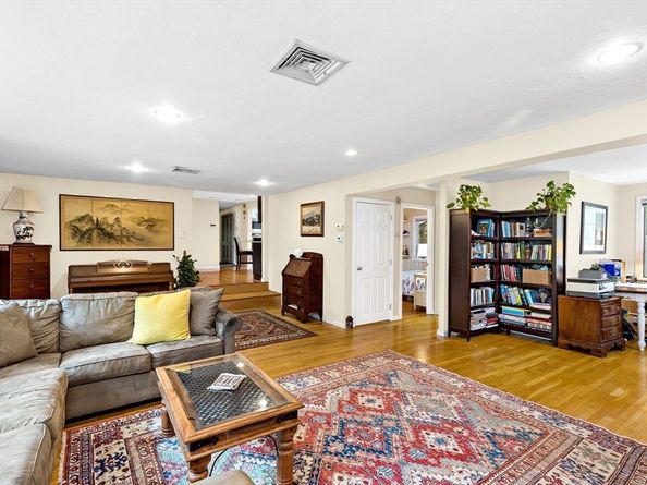 182 Oak St, Marshfield MA 02050