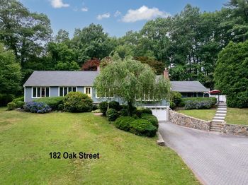 182 Oak St