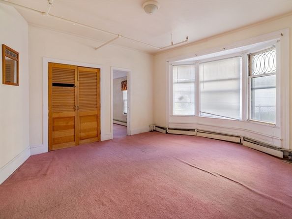 17 Monmouth St, Somerville MA 02143